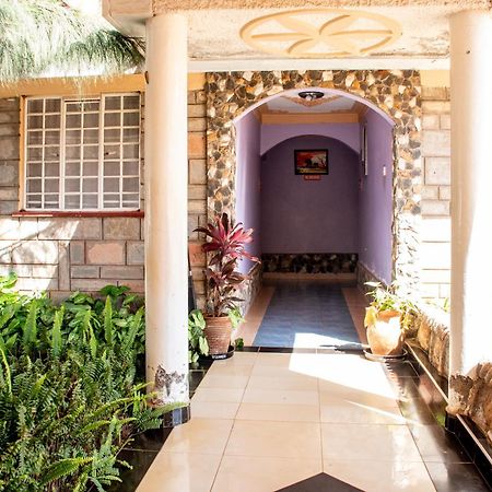 Super Break Hotel Kitale Buitenkant foto
