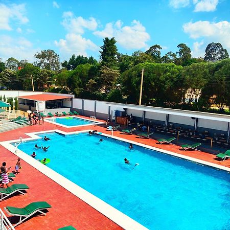 Super Break Hotel Kitale Buitenkant foto