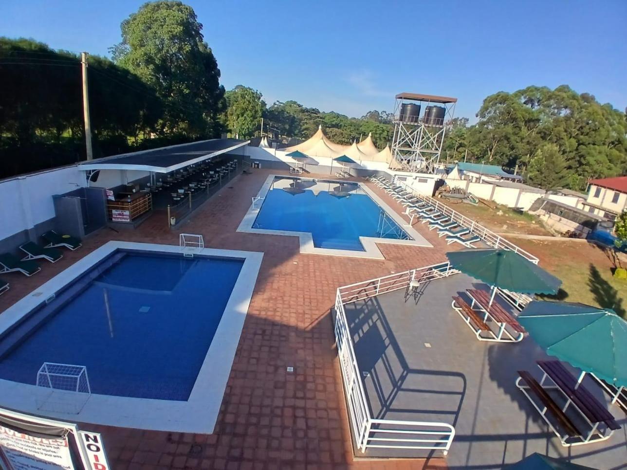 Super Break Hotel Kitale Buitenkant foto