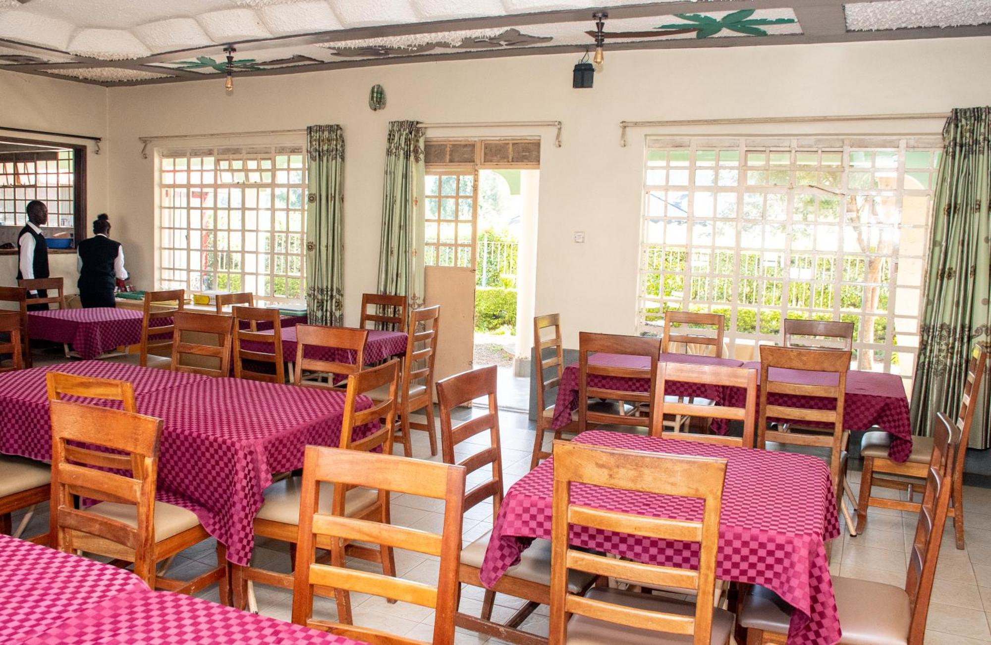 Super Break Hotel Kitale Buitenkant foto