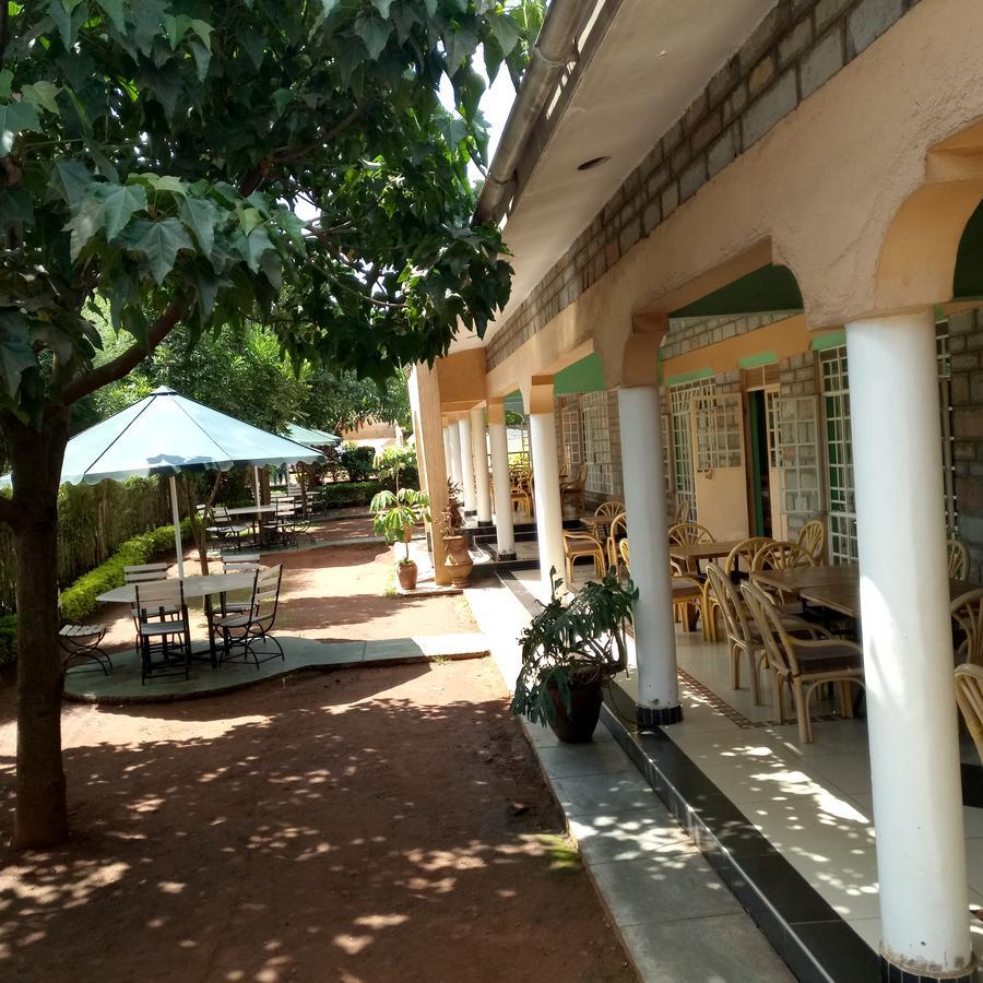 Super Break Hotel Kitale Buitenkant foto